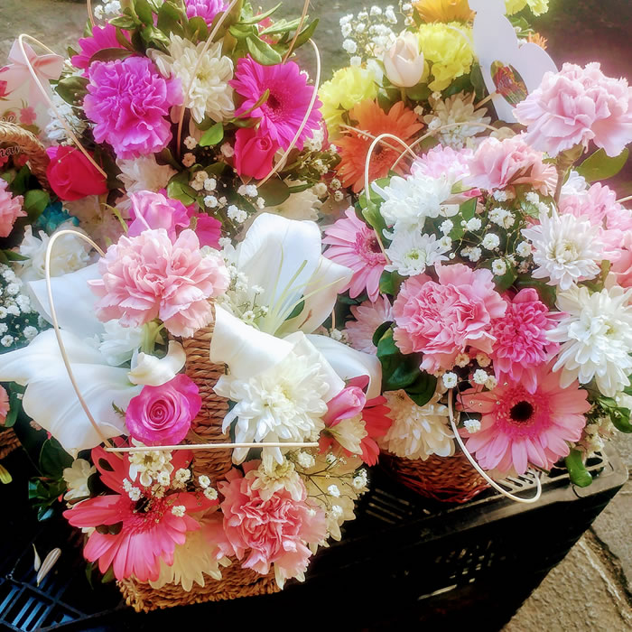 Roses and Flowers Delivery Mauritius Florist in Mauritius