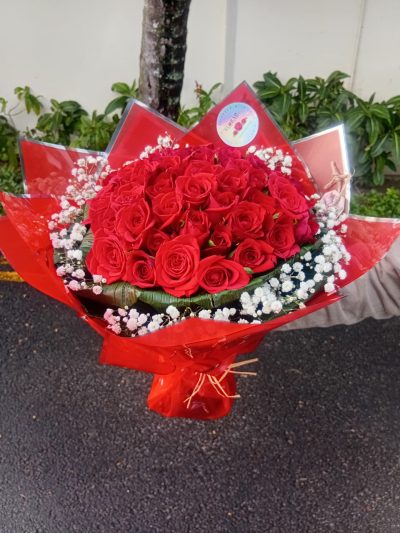 The Oasis of Roses Bouquet - Approx. 50 Roses