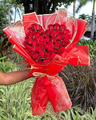 Exclusive For The Queen of Roses - Heart Bouquet