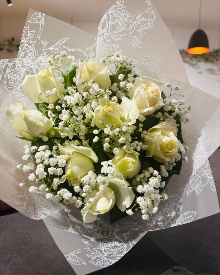 Classic White Roses Bouquet2