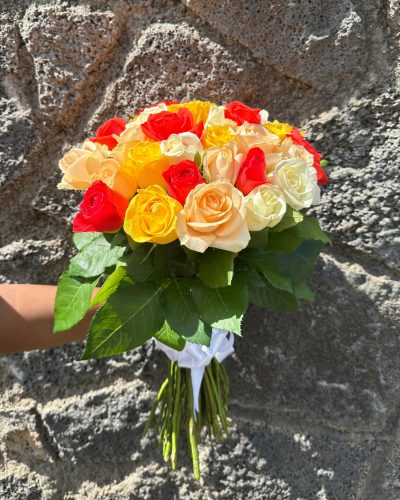 Solaris Symphony Roses Hand-Tie Bouquet